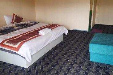 Aamiaismajoitus (B&B) Full Moon Cottages Pangong Ladakh By Lexstays