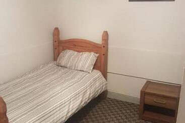 胶囊酒店 The Bridge