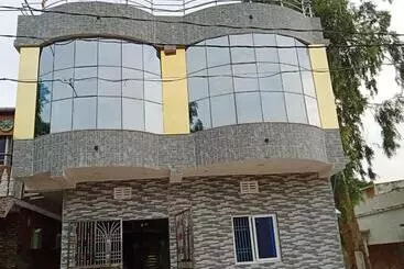 ペンション Okaasan Guest House