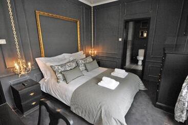 Angra Bed & Breakfast