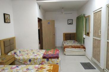 هتل Usha Residency