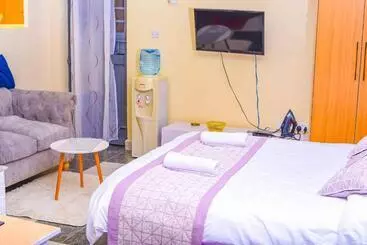 پانسیون Sanquila Homes