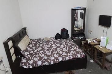 Apart Hotel Shrishyam Stay