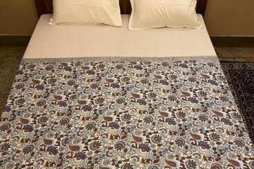 בית מלון כפרי Rudraksh ,a Luxury Home Stay In Varanasi