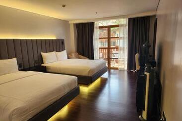 Hotel Camp John Hay Lodge 200