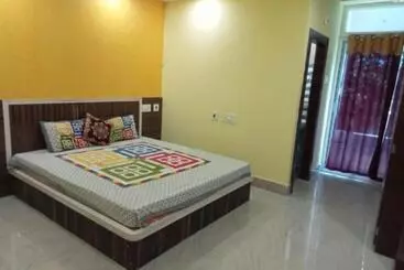Mor Hotel Sashi Near Temple & Golden Beach Best Choice Of Travellers