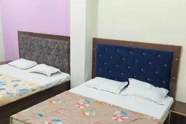 Pensió Navodaya Guest House