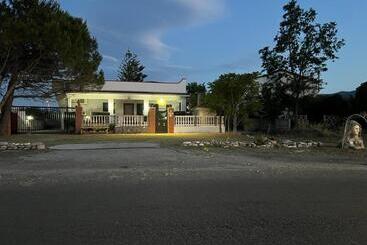 مبيت وإفطار Bella Vista