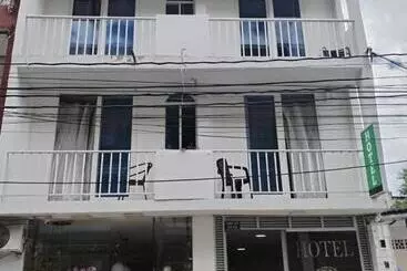 ホテル Dinastia Castillo Melgar