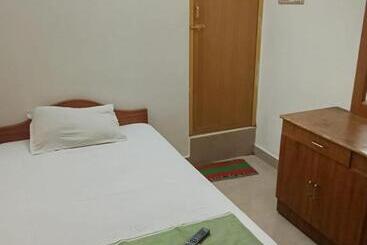 هتل Eswar Residency