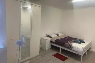 Majatalo Baraka Edgware