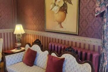 فندق Cranberry Cove Inn