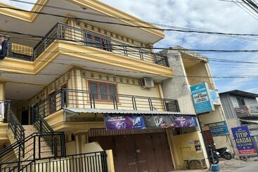 Hotel Oyo 94160 Kost Btnompo