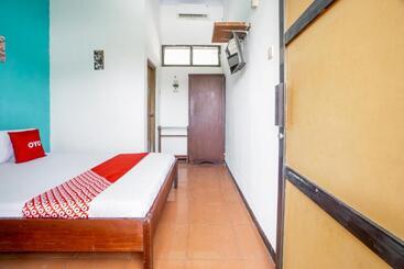 Hotel Oyo 94172 Mata Air Guest House Madiun