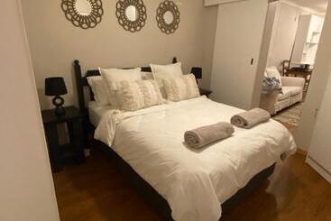 פנסיון Happy Hilton Guest House