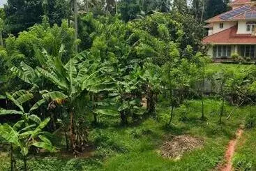 Majatalo Sri White Villa Airport Boutique