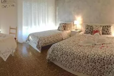 تختخواب و صبحانه Central Palace