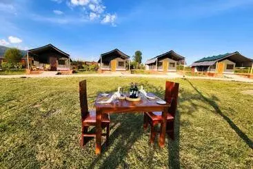 Endeem Mara Resort