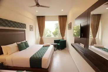 Hotelli Aavudai Grand