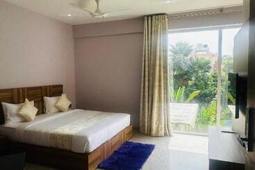 בית מלון כפרי The Orange