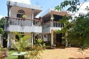 Pensió Pahan Guest Anuradhapura