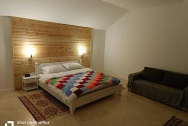 پانسیون Imperfect Guests House