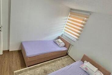 پانسیون Room Ejna 1
