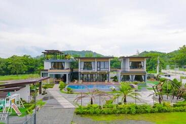 Resort Damienerose Garden Villa