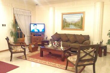 Hotelli Punakora Aconcagua