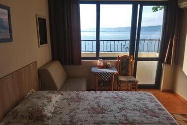 هتل Guest House Tony