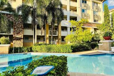 Aparthotel Feels Like Homie Staycation