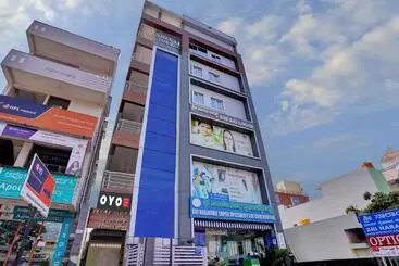 Hotel Oyo Sri Sai Lodge