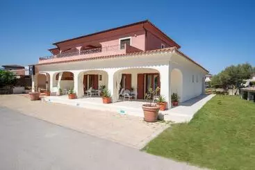 Pensione Ambra Holiday Rooms   La Cinta