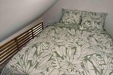 پانسیون Maison En Plein Coeur De La Cité Médiévale De Moret Sur Loing Avec Jardin !