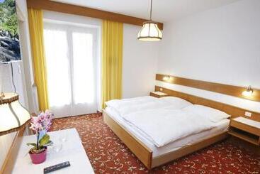 住宿加早餐  Pföstlhof