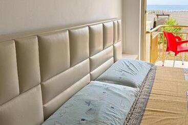 هتل Velipoja Escape