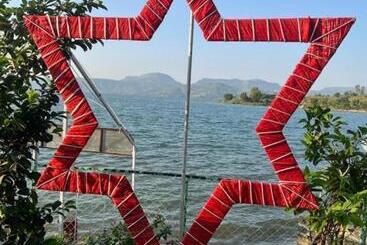 Resort Camp Pawna View Maval