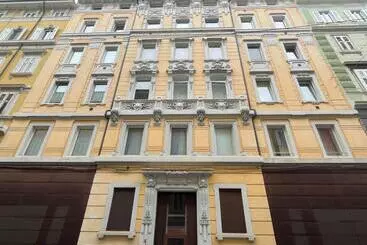 تختخواب و صبحانه Piccola Accogliente E Luminosa Camera In Appartamento Con Terrazza Vista Mare