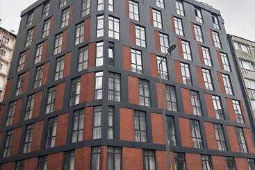 アパートホテル Bird Nest Suites