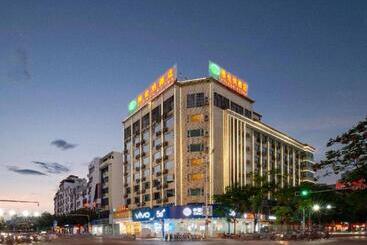 Vienna Hotel Guangxi Hezhou Guposhan Suifeng