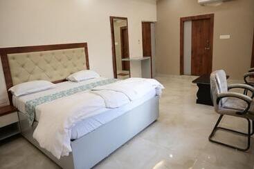 酒店 Aastha & Banquets