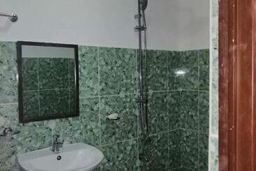 פנסיון Dhadas Place