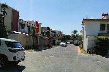 Bed and Breakfast Casa Noriux En Gdl