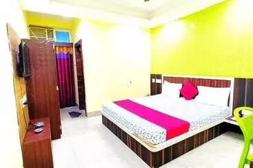 Sashi Puri Near Golden Sea Beach And Temple Fully Air Conditioned Hotel With Parking Facility, Bes