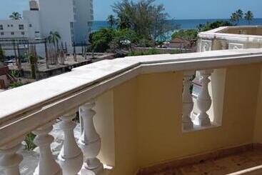 هتل آپارتمان Villa Florencia