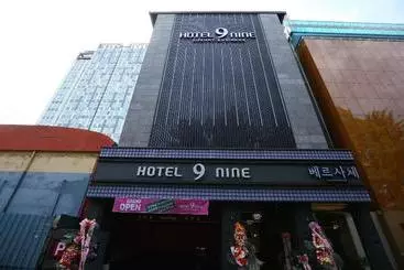 Hotelli Nine