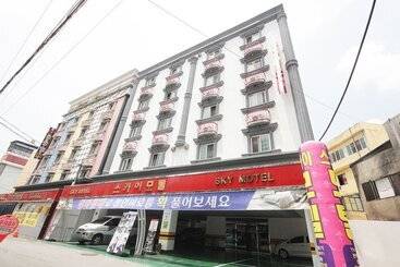 Sky Motel