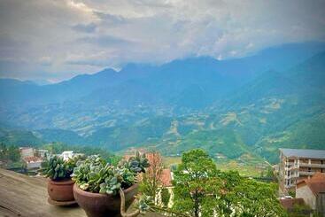 تختخواب و صبحانه Daun Pisang Homestay & Restaurant View Fanxipan