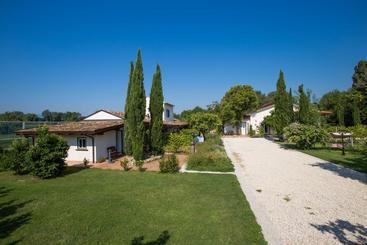 ベッドアンドブレックファースト Antico Casale Spezia Pelagalli