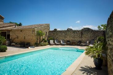 Bed and Breakfast Le Clos De La Tuilière